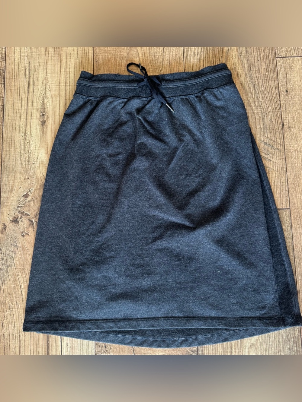 Lululemon Athletica Charcoal Skirt, Post Workout, minimalist, effortless, Sporty